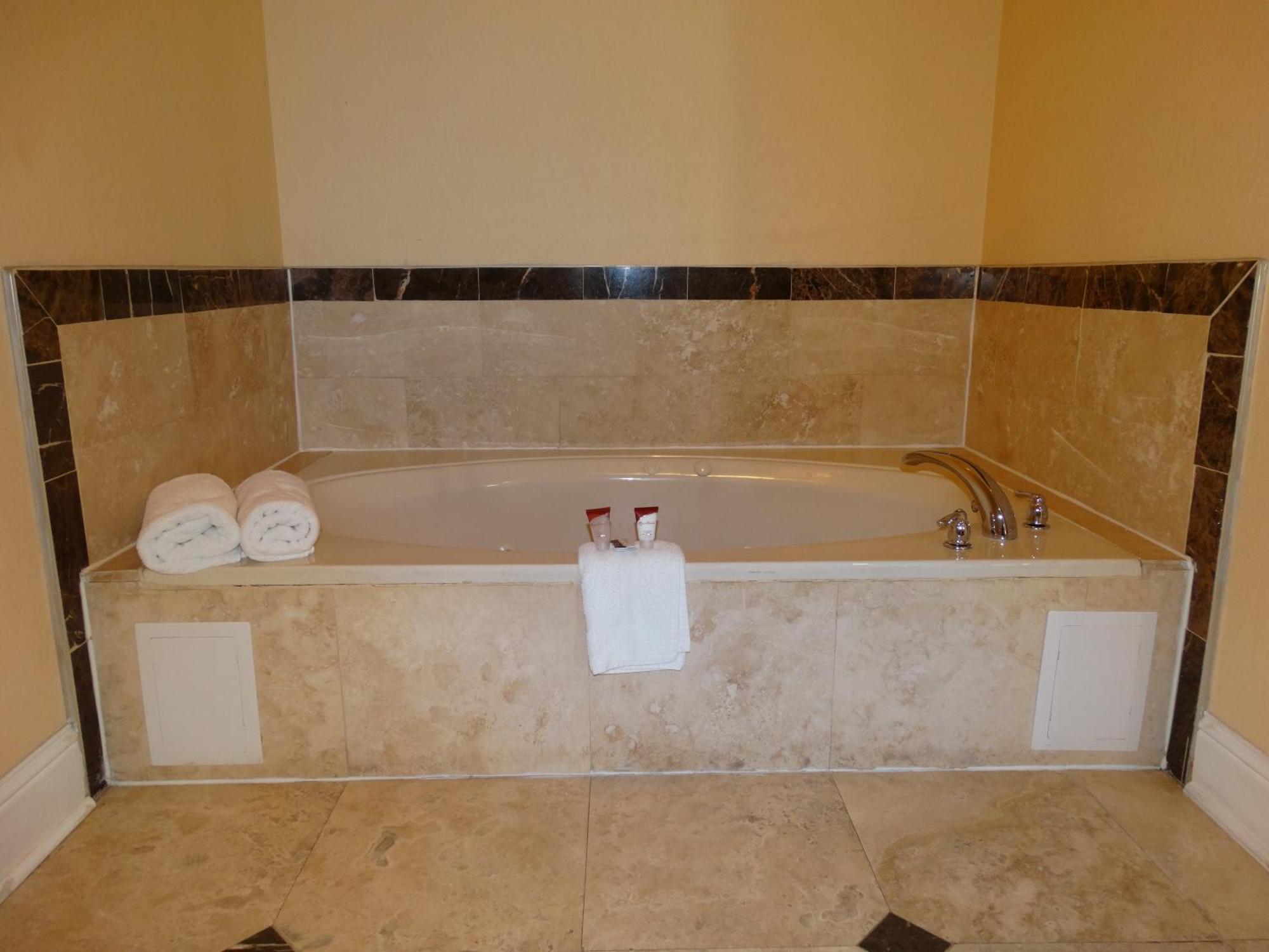 Regency Inn & Suites - Бейтаун Номер фото