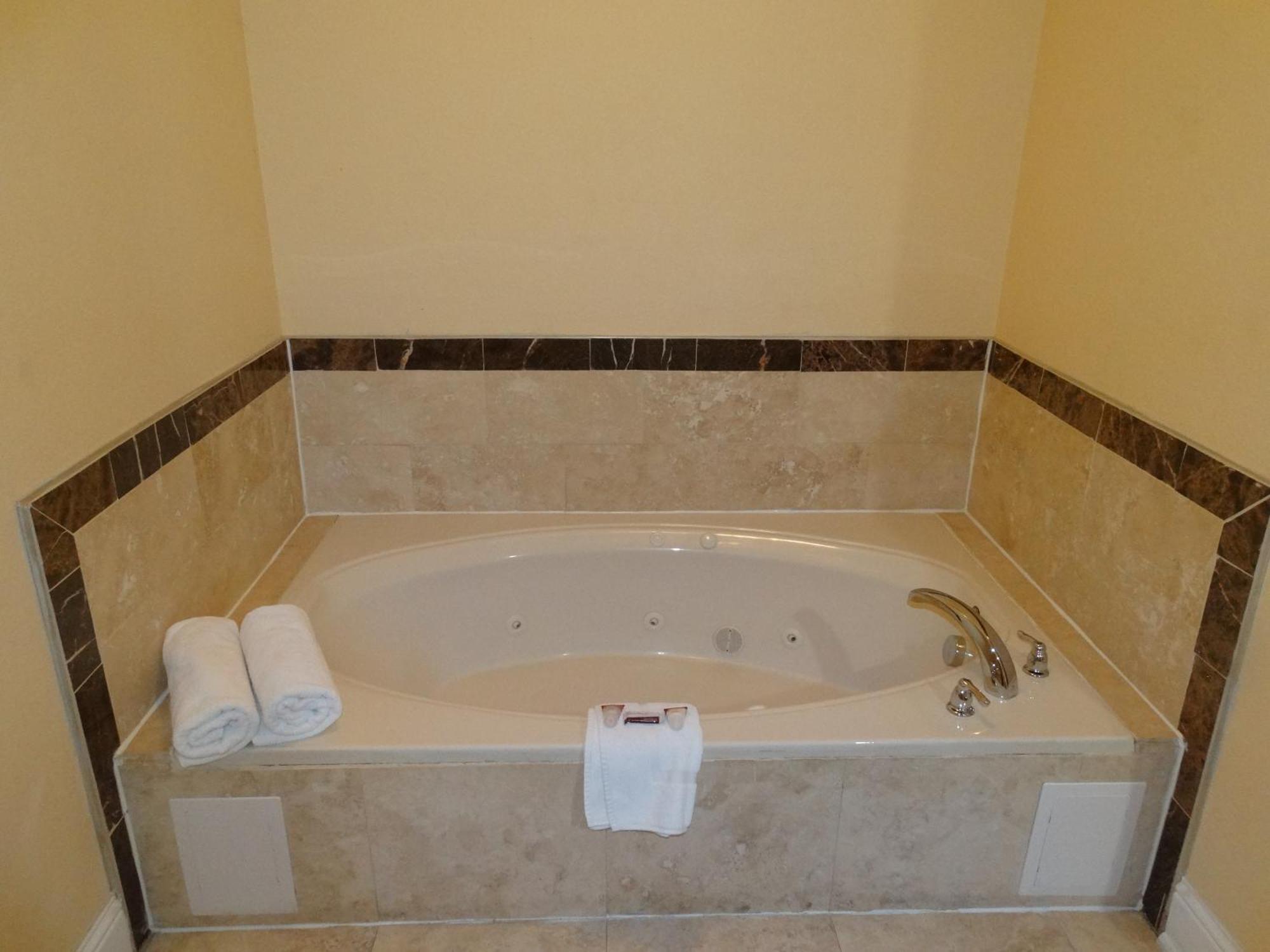Regency Inn & Suites - Бейтаун Номер фото