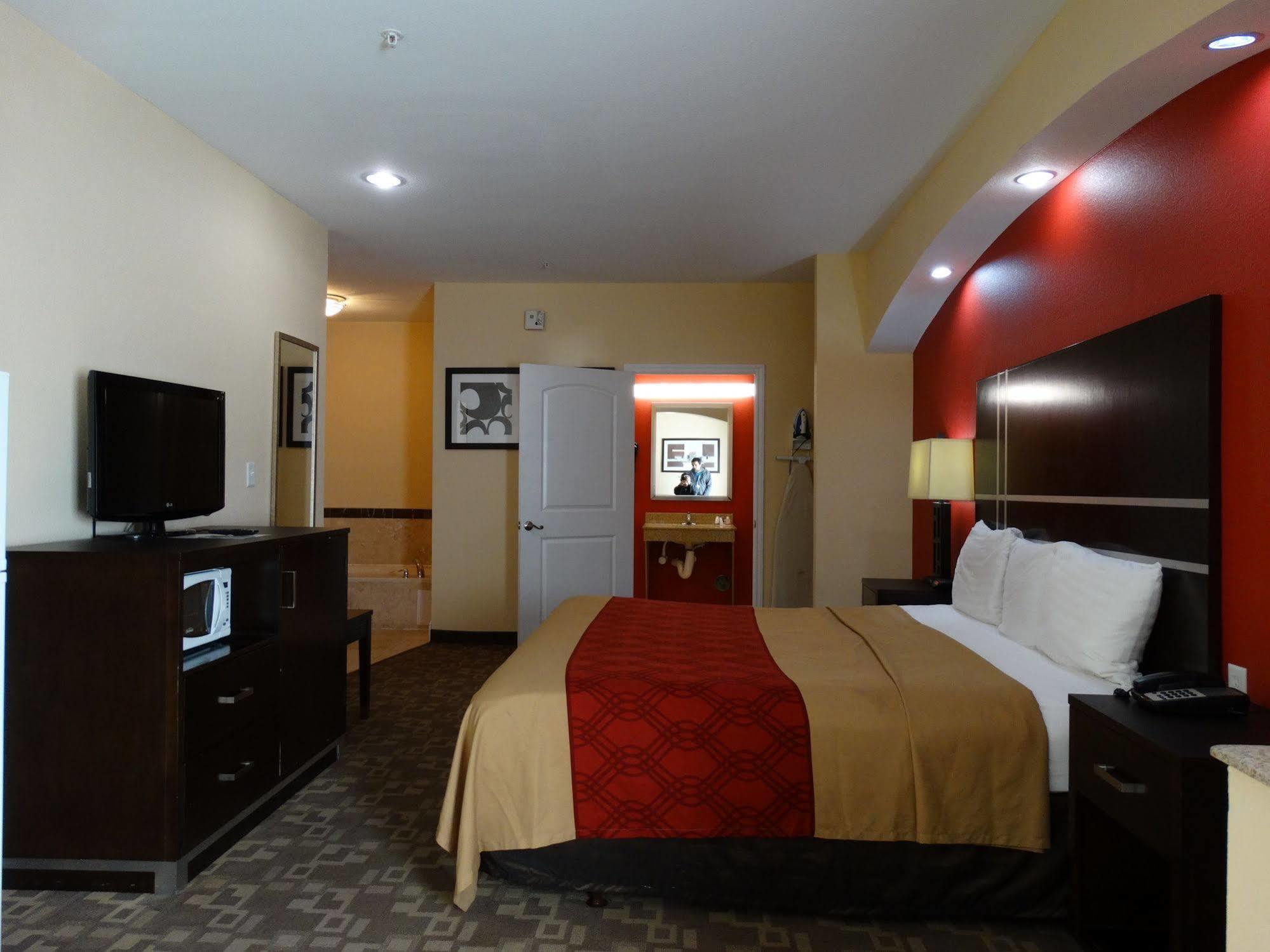 Regency Inn & Suites - Бейтаун Екстер'єр фото