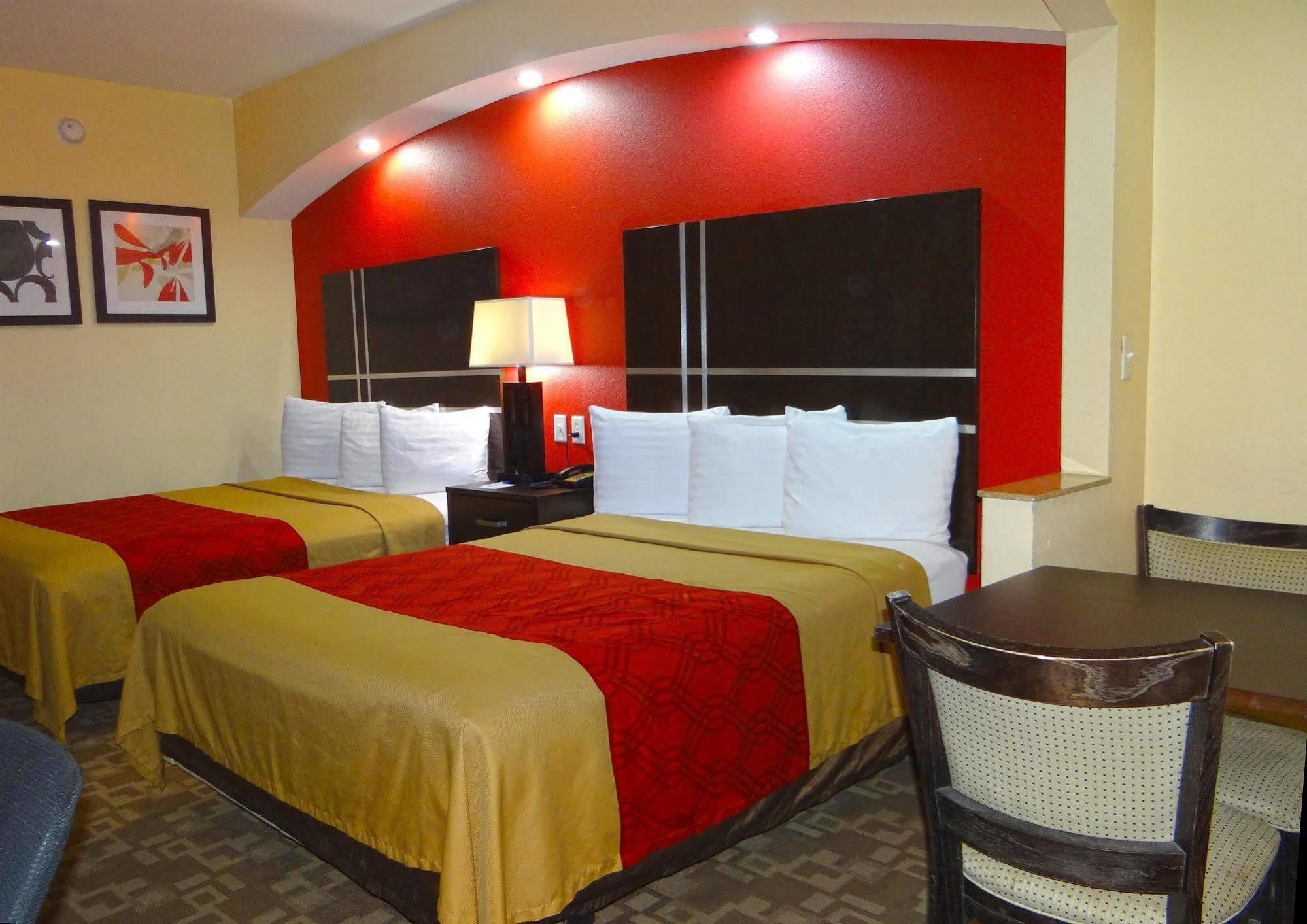 Regency Inn & Suites - Бейтаун Екстер'єр фото