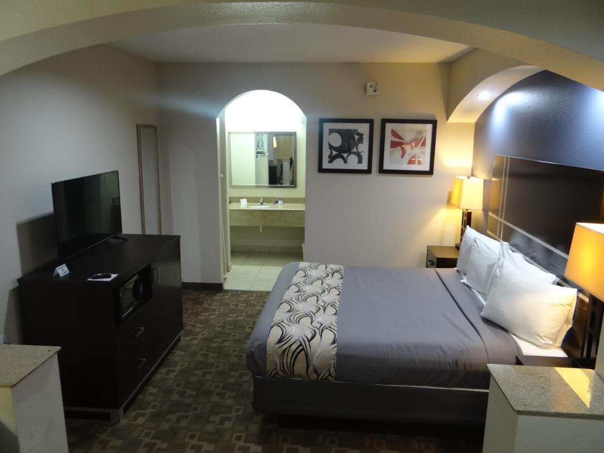 Regency Inn & Suites - Бейтаун Екстер'єр фото