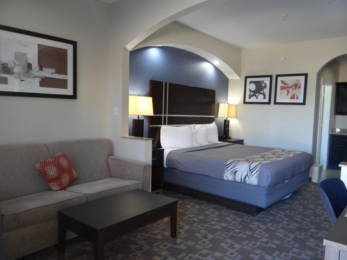 Regency Inn & Suites - Бейтаун Екстер'єр фото